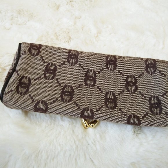 Mirror Kiss-Close makeup pouch - Picture 8 of 11